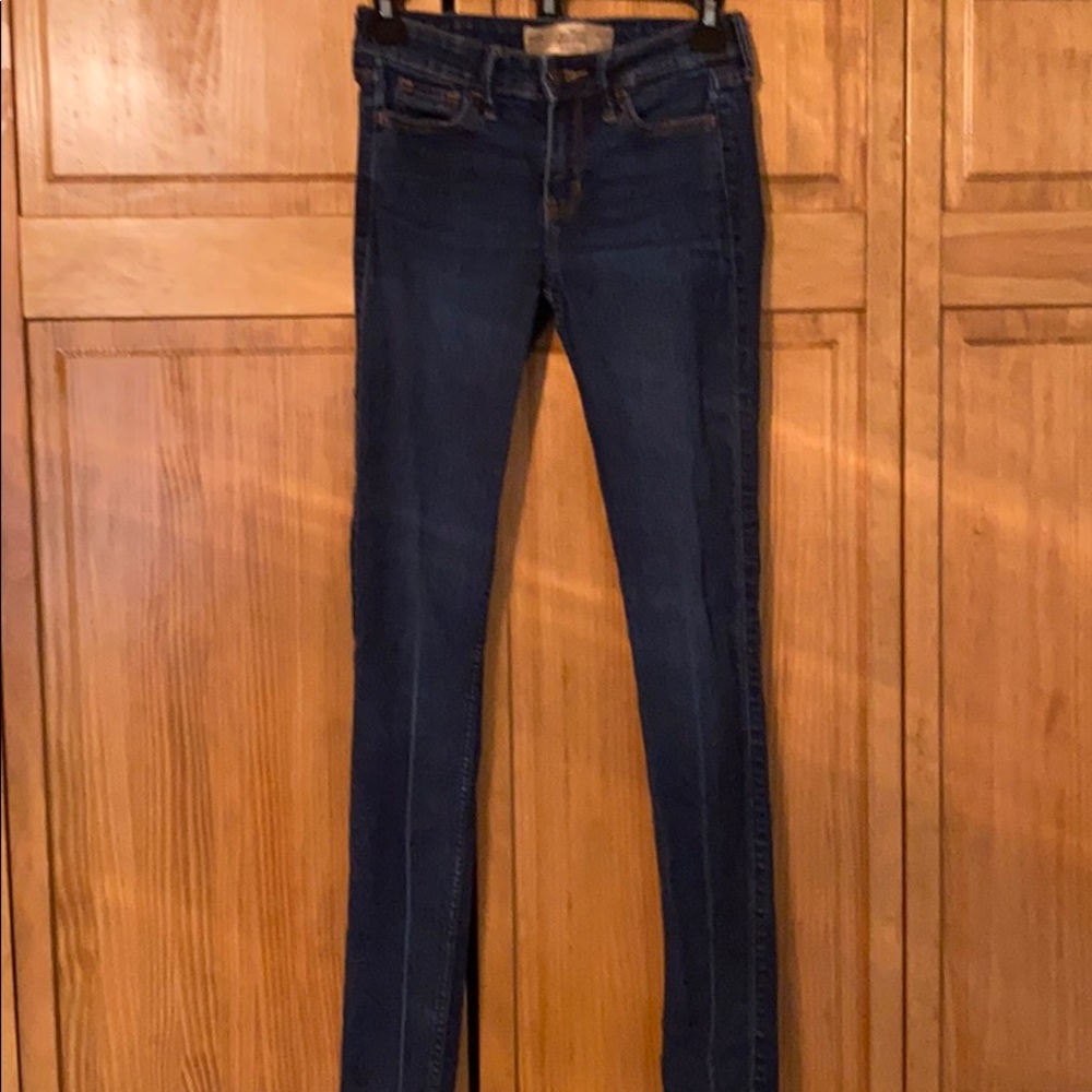 Hollister Super Skinny Low Rise Dark Wash Jegging